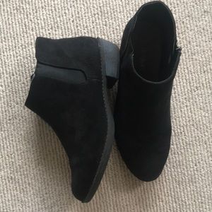 Girls size 4 ankle boots